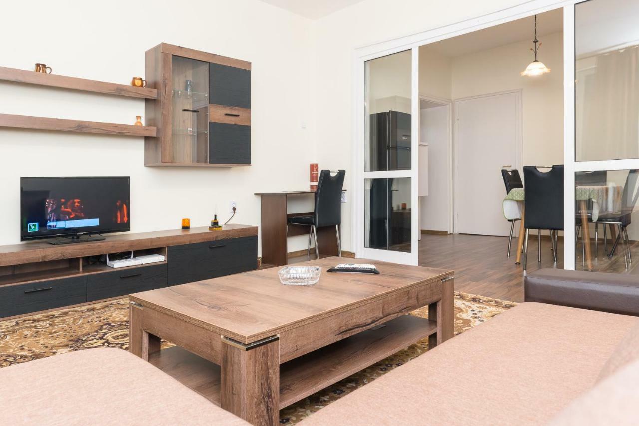 Central Academic Apartment Sofia Zewnętrze zdjęcie